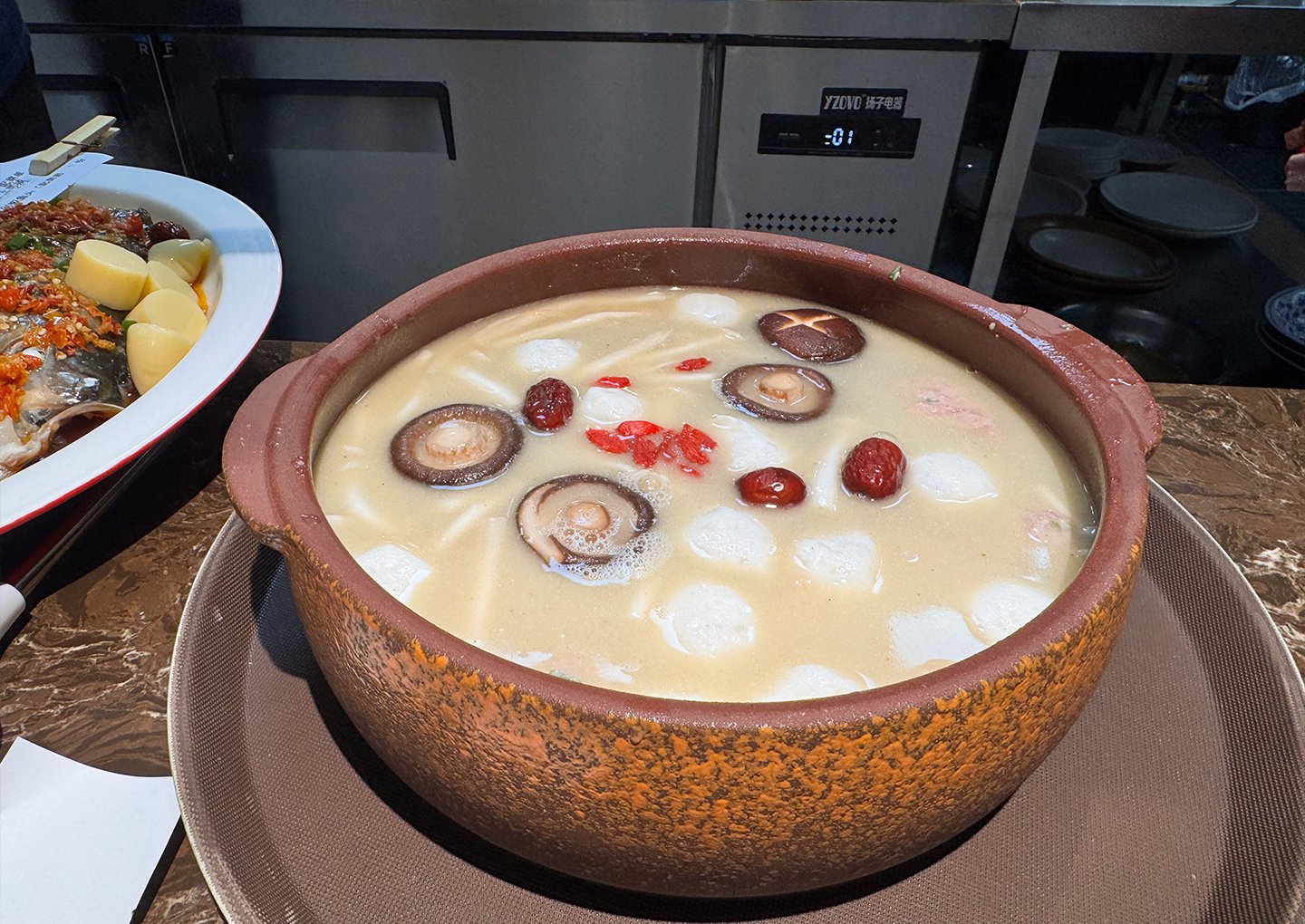 施锦记招牌菜:菌香双圆汤