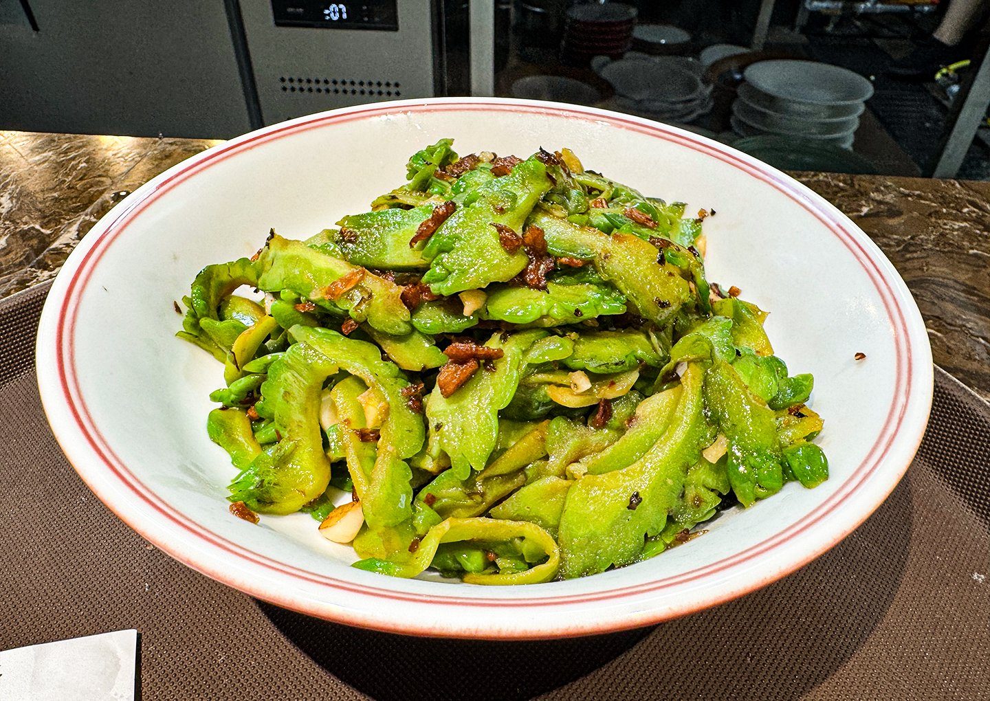 施锦记青菜类:外婆菜炒苦瓜
