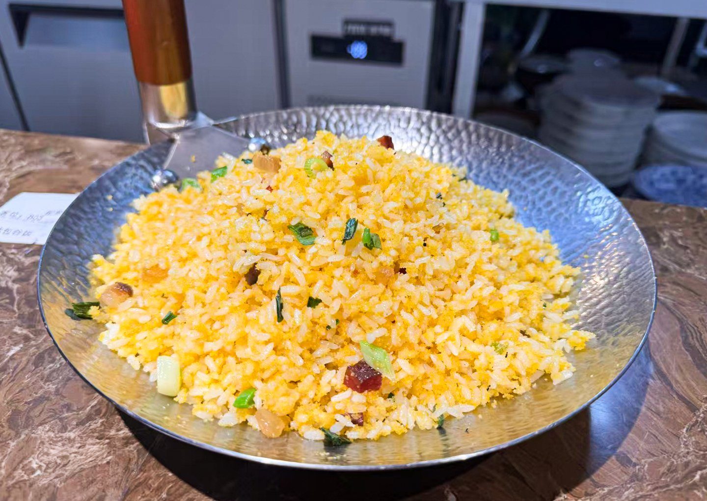施锦记小吃主食:腊味包谷饭